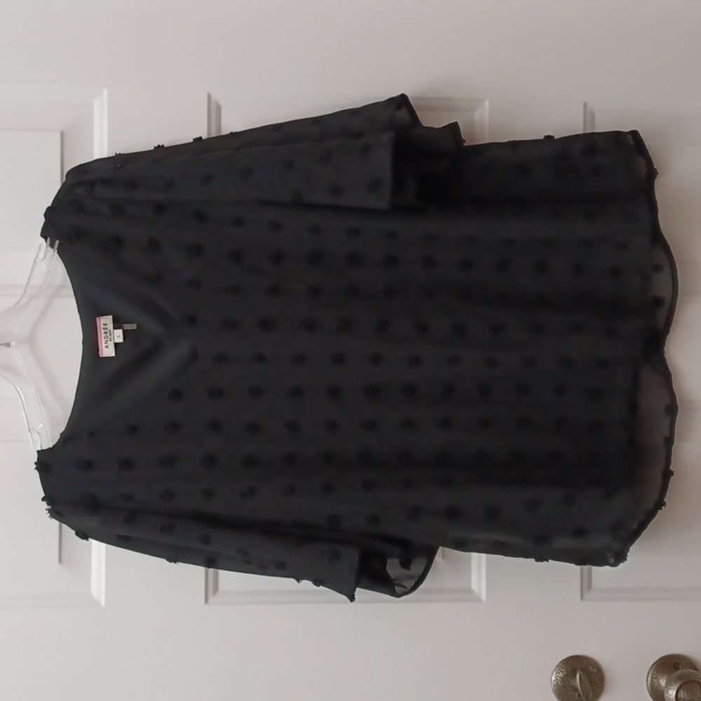 SALE Andree by Unit black flutter sleeve top sz L